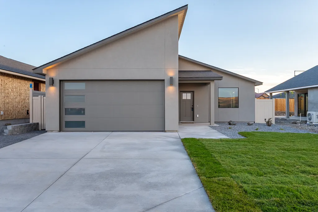 203d1920bbd617e6c42b29dacb5cd9a9-full